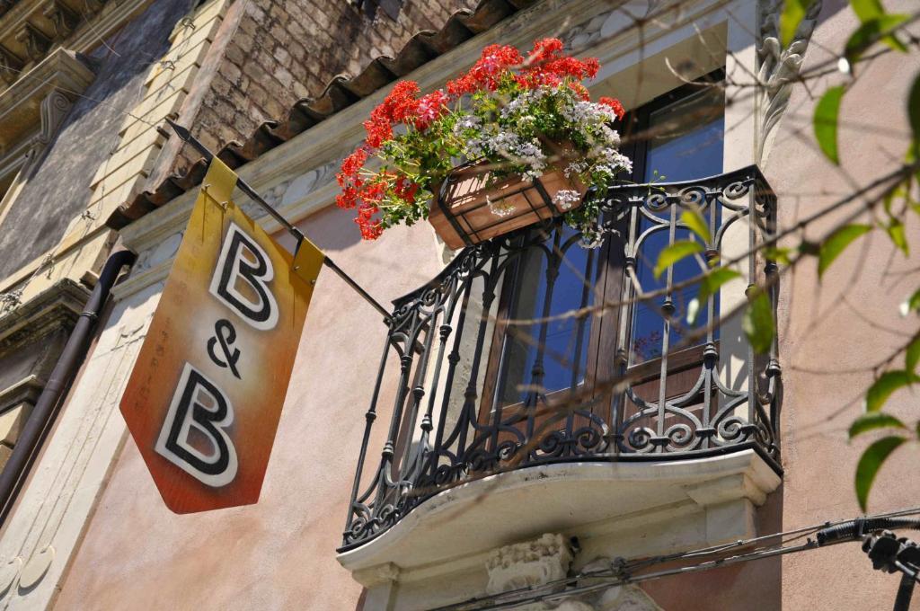 Casa Al Centro Storico Bed & Breakfast Nicolosi Ngoại thất bức ảnh