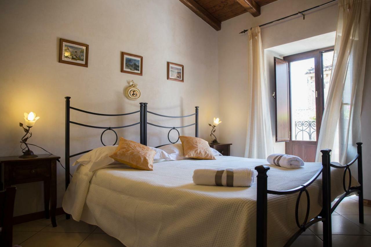 Casa Al Centro Storico Bed & Breakfast Nicolosi Ngoại thất bức ảnh